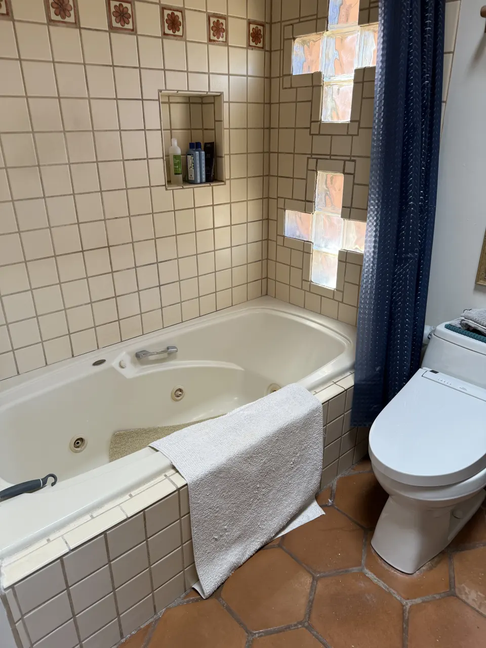 Original tiled bathtub